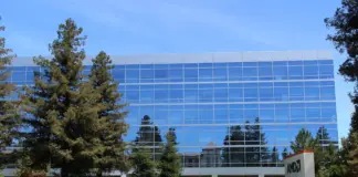 AMD stock prediction: $680 bull case vs $300 bear case