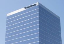 A forgotten tech giant makes a quiet comeback
