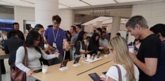 Bank of America doubles down on Apple stock ahead of earnings