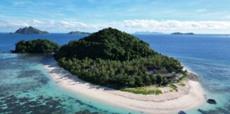 Tourists stranded as travel agency files bankruptcy, cancels trips