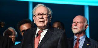 Warren Buffett keeps pointing at the same ETF for a reason