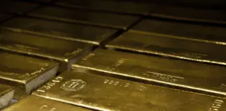 Gold Price Prediction: $6,200 Bull vs $3,800 Bear After…