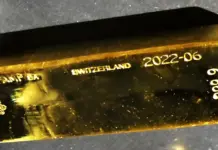 Gold Price Climbs to $4,394 as Oil Falls and the Bank of…