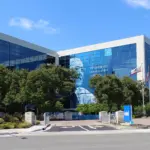 Intel (INTC) stock prediction: $135 bull case vs $48 bear…