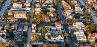 Zillow predicts major mortgage rate, housing market shift