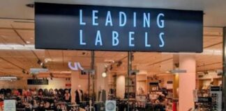 Discount retail giant closing last 15 stores, starts liquidating