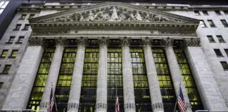 Salesforce (CRM) stock prediction: $350 bull case vs $150…