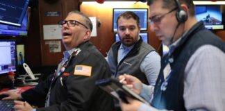 Top-rated analyst sets a jaw-dropping Intel stock price target