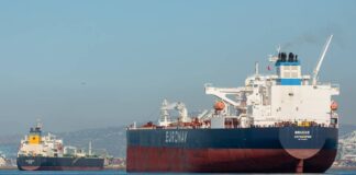 White House makes promise on Strait of Hormuz, oil