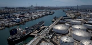 Oil prices face sudden $150 spike after vital route shuts