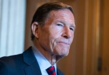U.S. senator sends 7-word doomsday AI warning amid industry panic