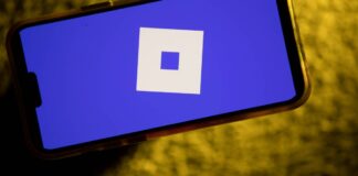 Deutsche Bank sees jarring signs in Roblox as stock crashes