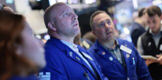 Warren Buffett sends stark warning to stock market investors