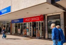 234-year-old book and news chain starts closing hundreds of stores