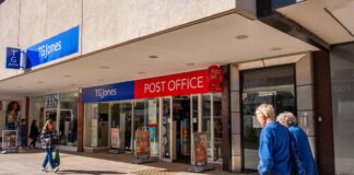 234-year-old book and news chain starts closing hundreds of stores