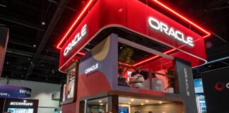 Oracle stock makes rattling move after major setback