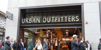 Major mall retailer closes more stores in 2026